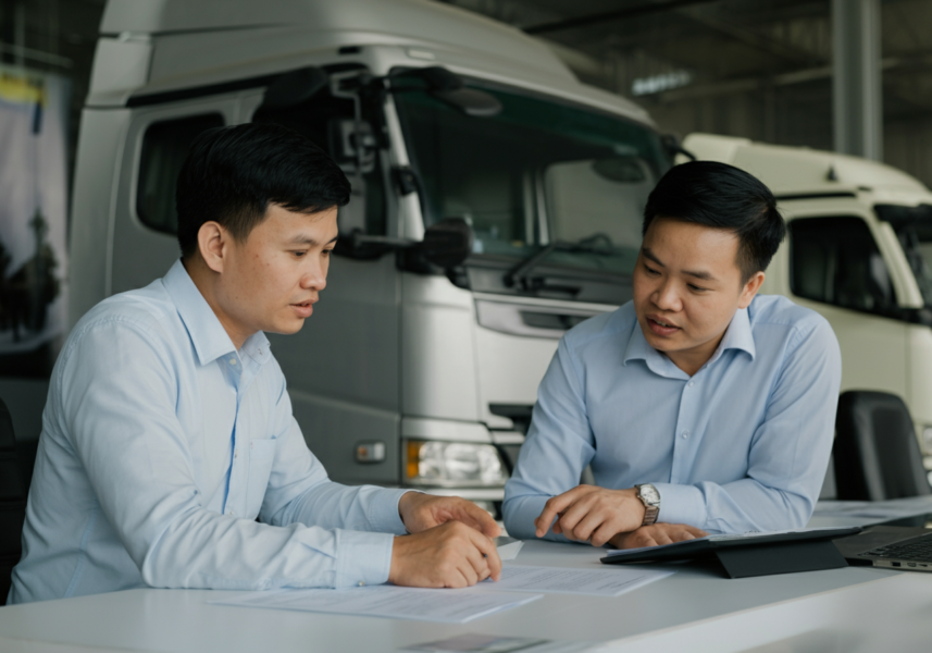 Doanh nghiệp vận tải Cần Thơ ký hợp đồng mua xe mùa đại lễ chương trình ưu đãi Kim Long Motor 2026